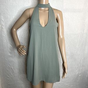 Green High Neck Deep V Shift Dress